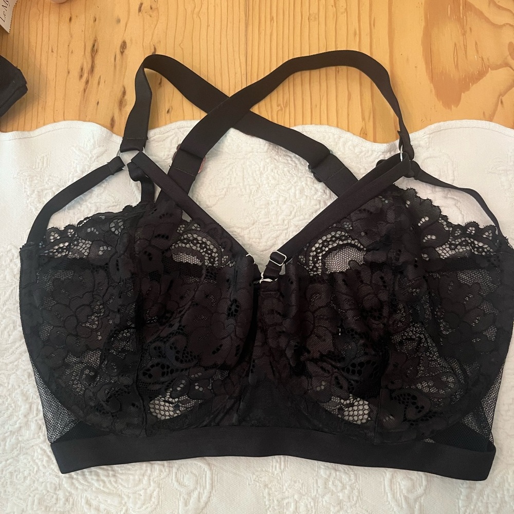 Bra Lonely Lingere NWOT 32 F Black